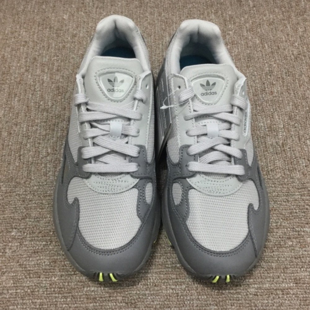 Adidas Falcon W women's lifestyle sneaker